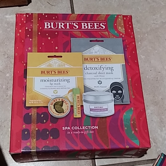 Burts bees spa collection - Picture 1 of 1